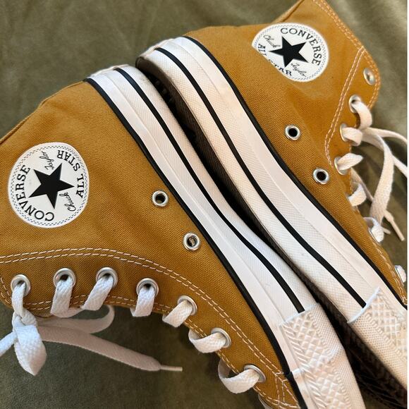 Unisex Converse Hi Top Chuck Taylor All Star Trainers "Burnt Honey" Gold - Picture 6 of 8